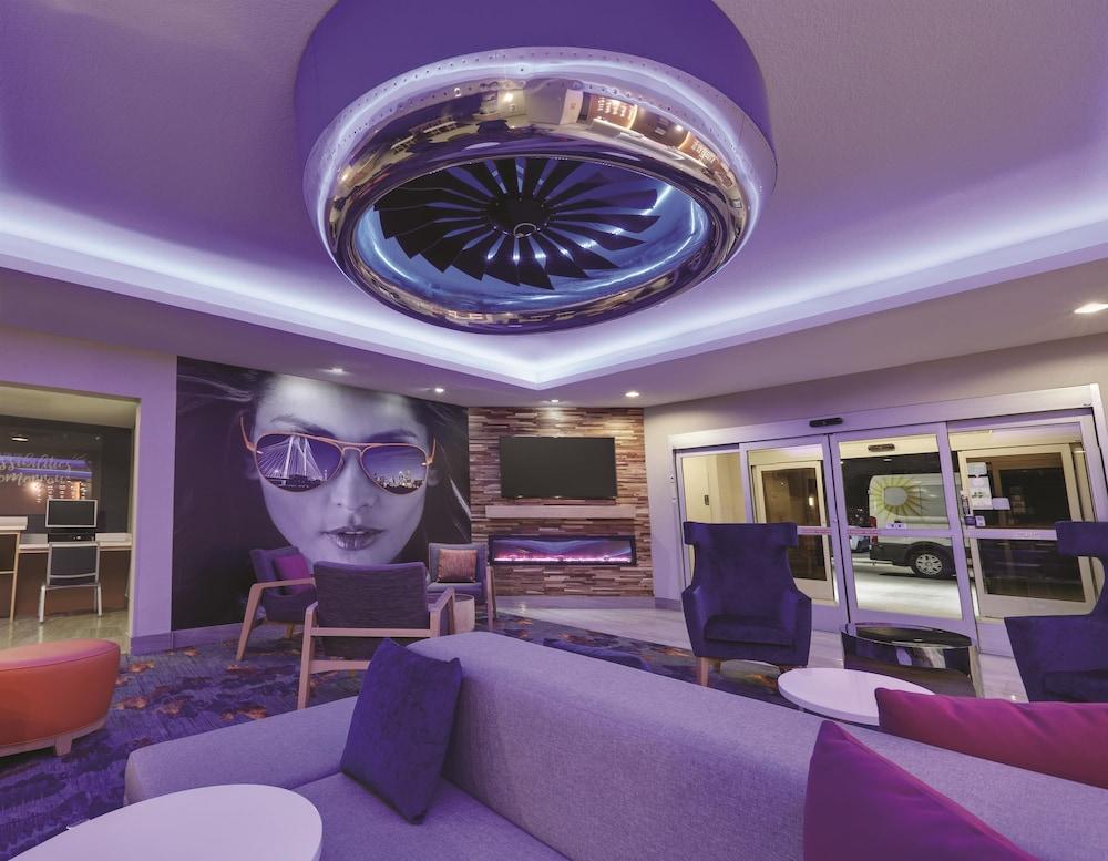 La Quinta By Wyndham Dallas Love Field Bagian luar foto