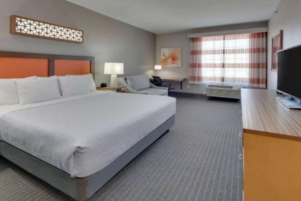 La Quinta By Wyndham Dallas Love Field Bagian luar foto