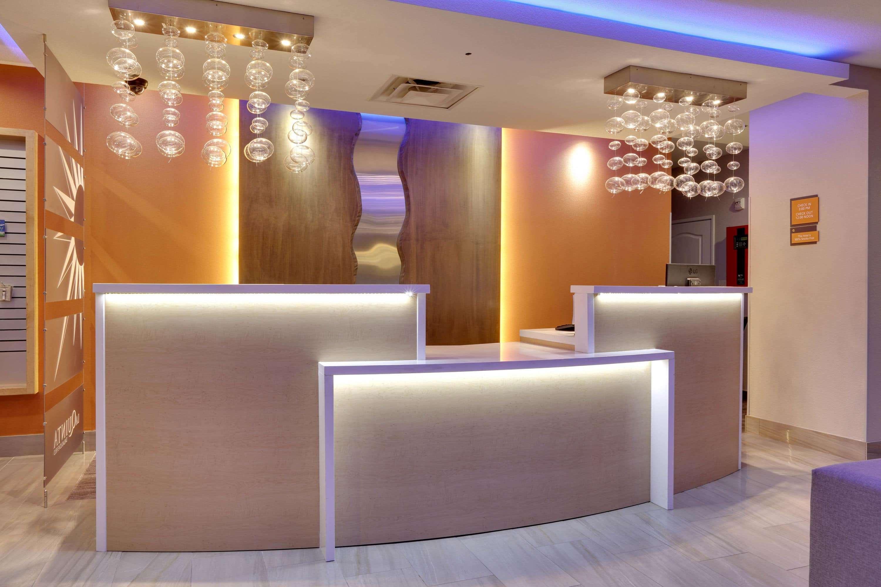 La Quinta By Wyndham Dallas Love Field Bagian luar foto