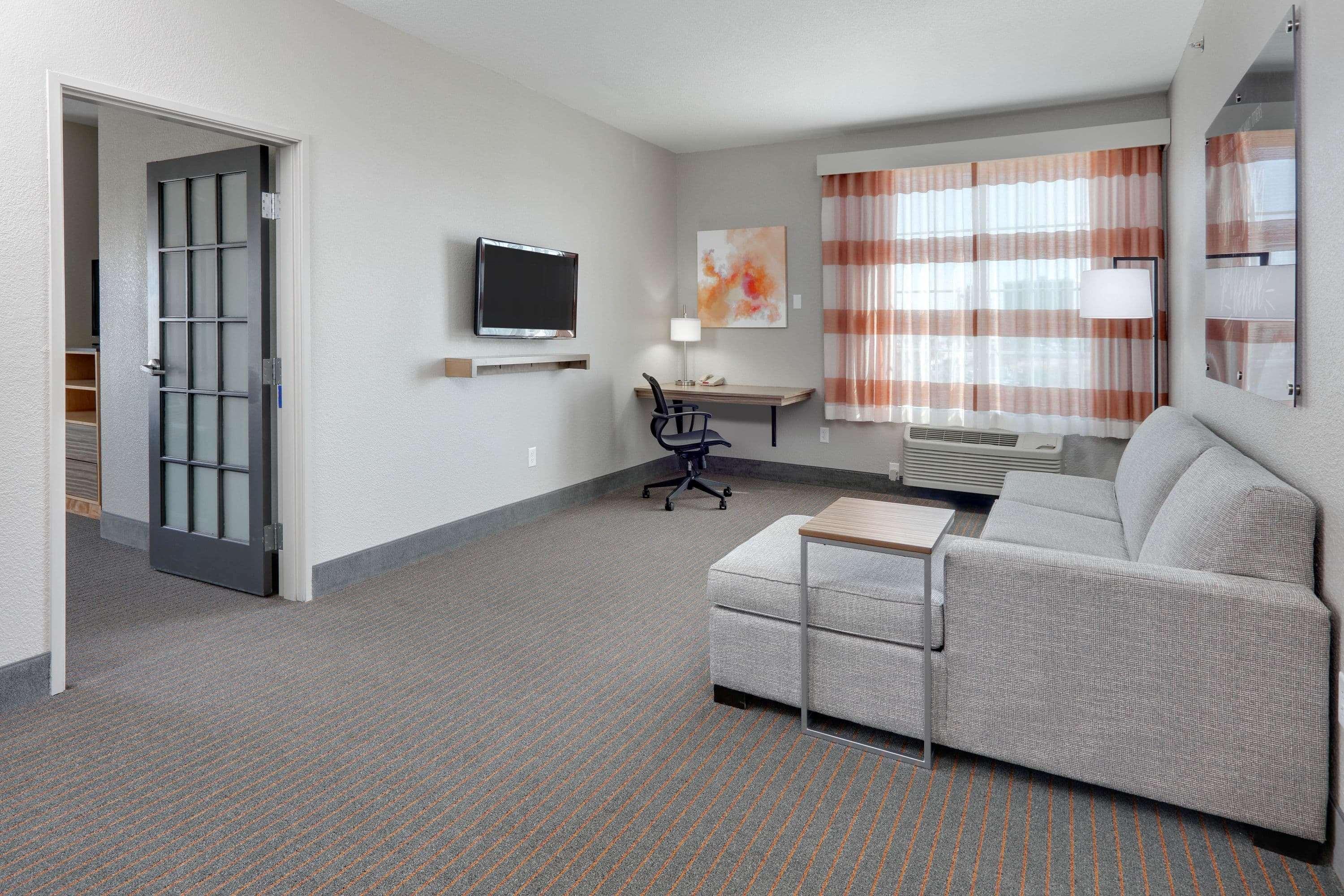 La Quinta By Wyndham Dallas Love Field Bagian luar foto