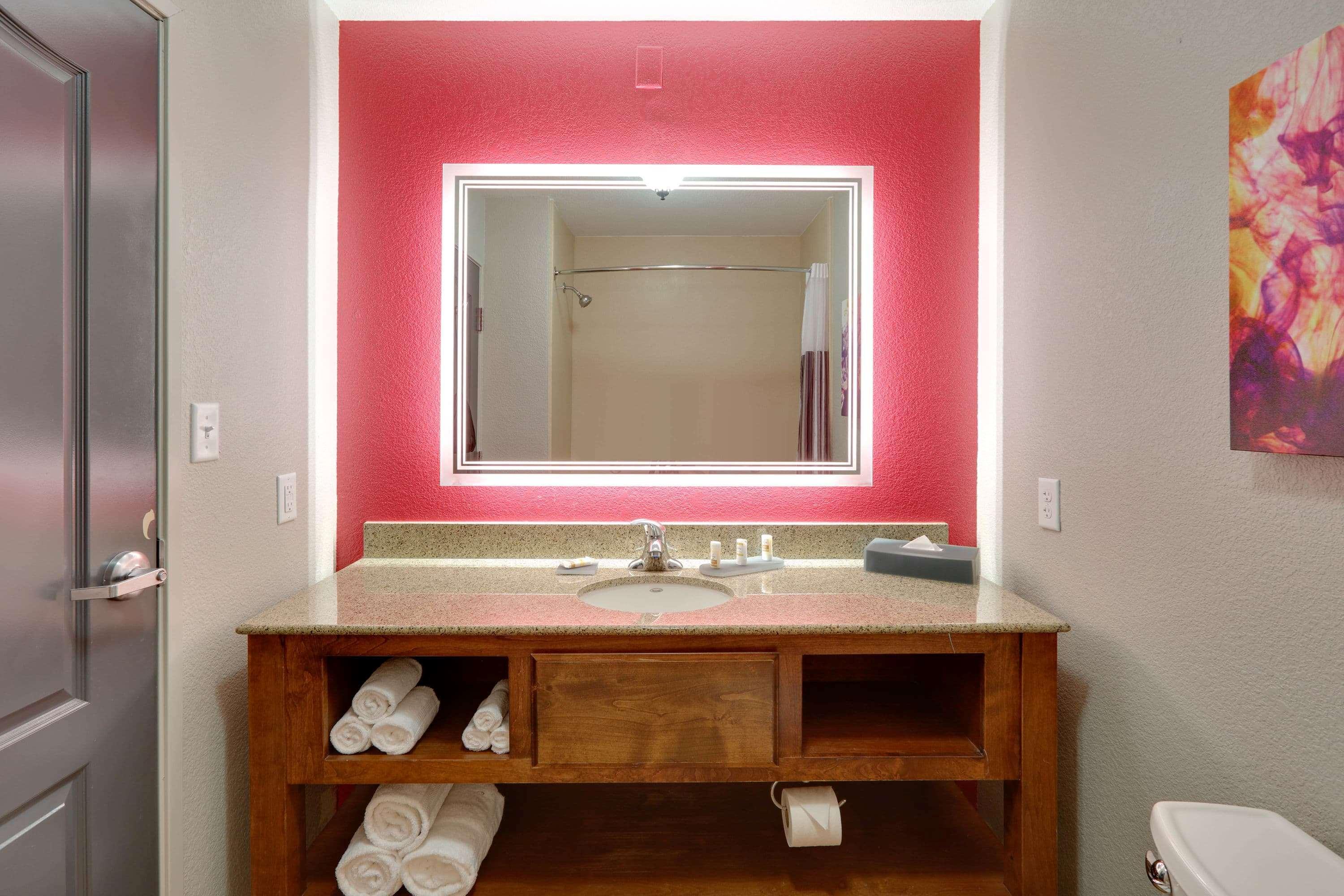 La Quinta By Wyndham Dallas Love Field Bagian luar foto